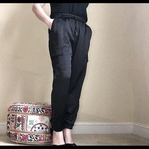 🌃NWT! Sporty CHIC BLK Satin Jogger